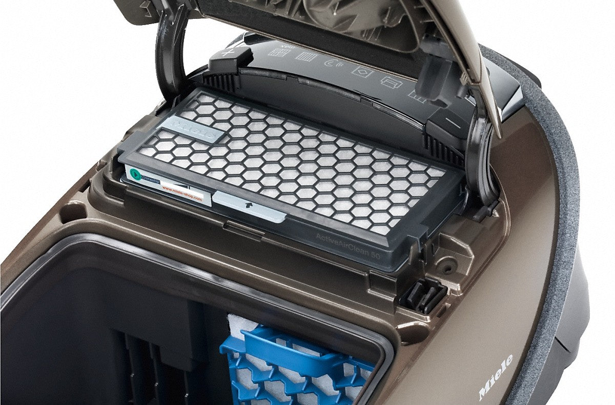 Miele SF-AA 50 Active AirClean Vacuum Cleaner Filter (12785350) installation